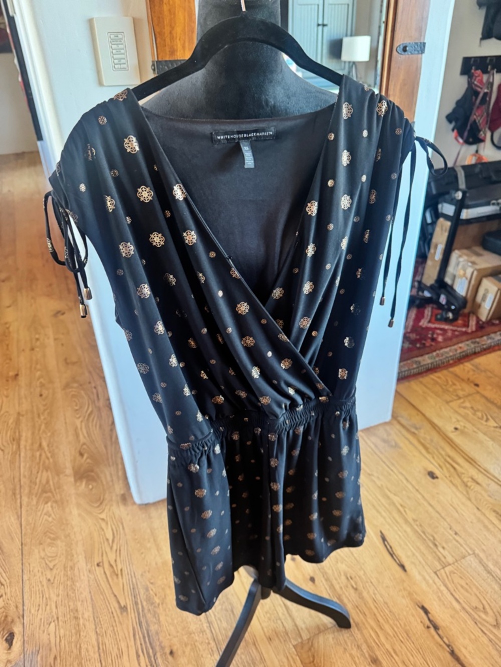WHITE HOUSE BLACK MARKET WOMEN'S SIZE XS SHORT ROMPER EXCELLENT CONDITION